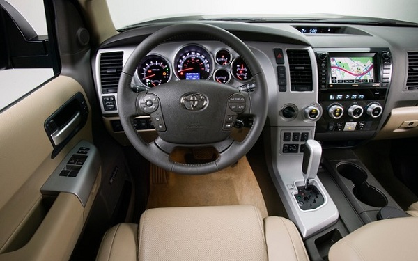 Toyota Sequoia 2015