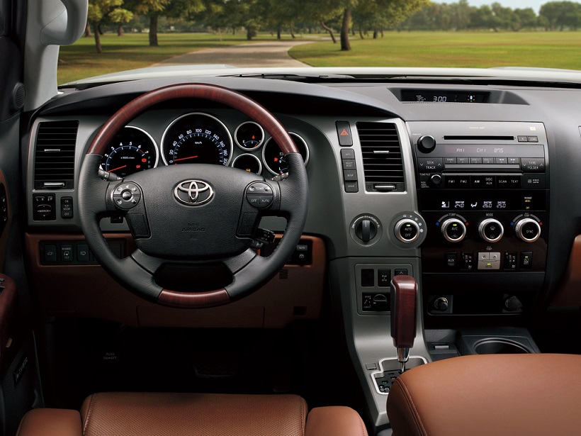 Toyota Sequoia 2015