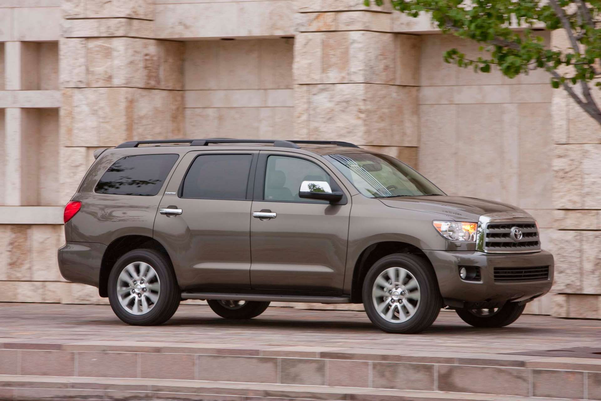Toyota Sequoia Hybrid