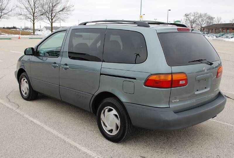 Toyota Sienna 2000