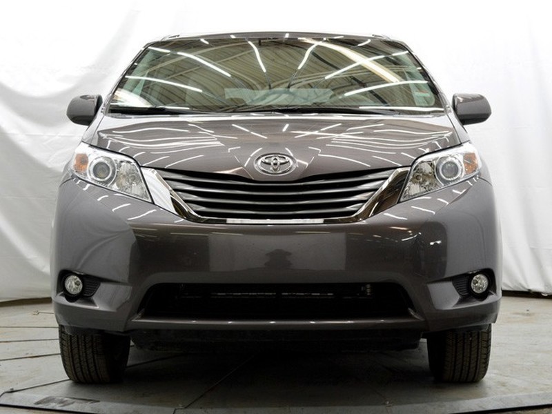 Toyota Sienna 2016