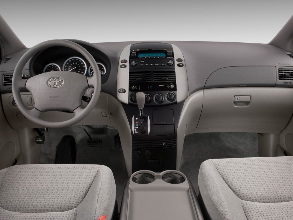 Toyota Sienna 8 Passenger Awd