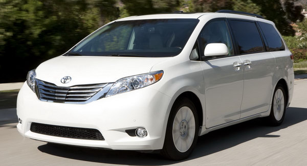 Toyota Sienna 8 Seater