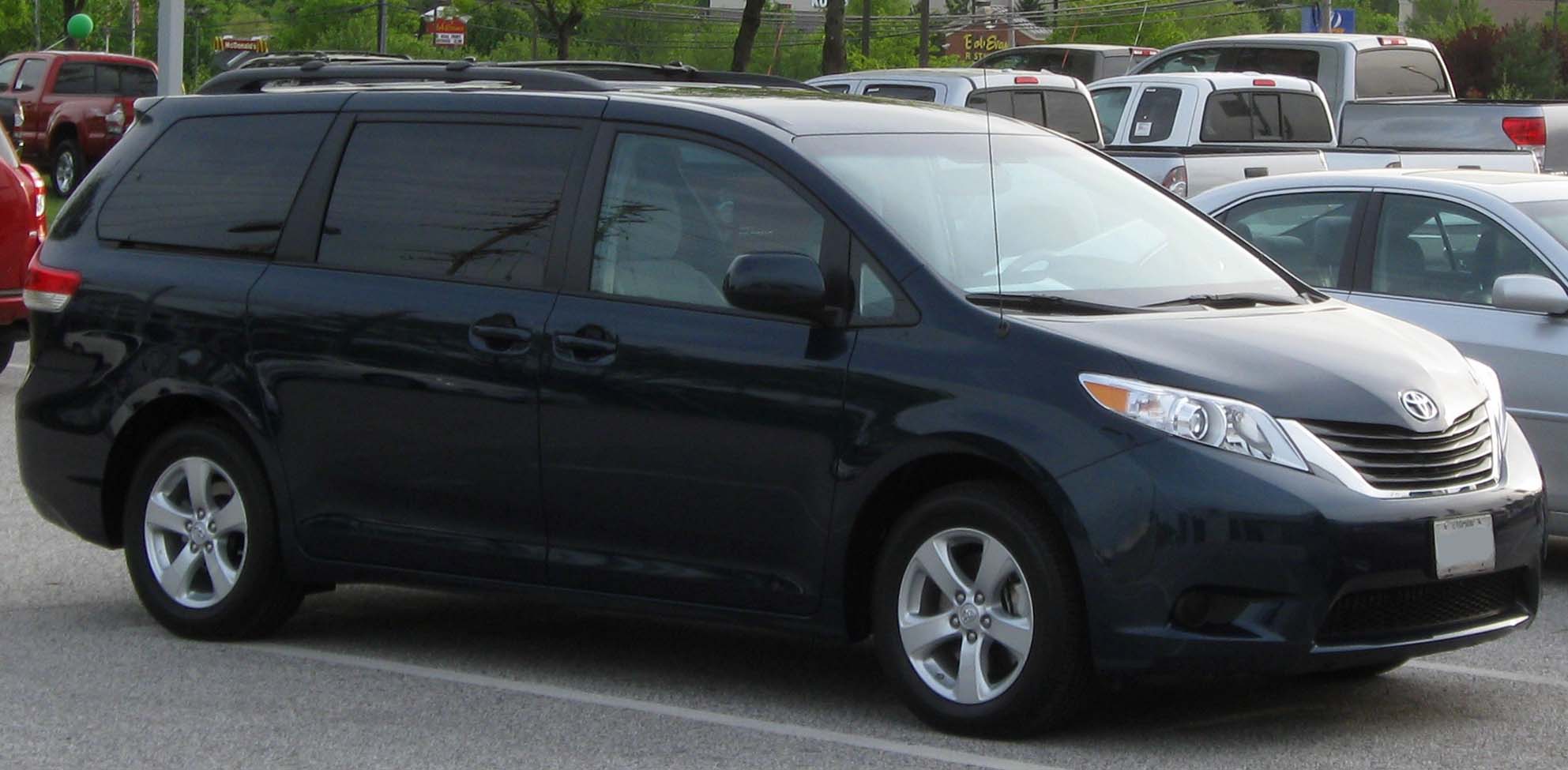 Toyota Sienna Le
