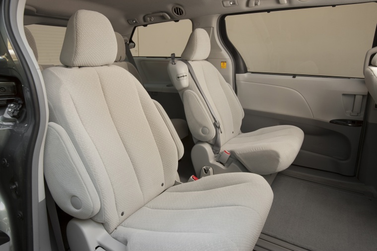 Toyota Sienna Le