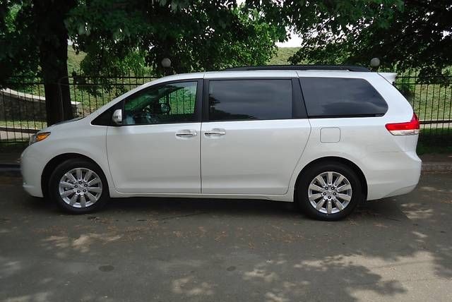 Toyota Sienna Limited Premium Package