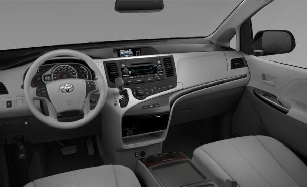 Toyota Sienna Se 2015