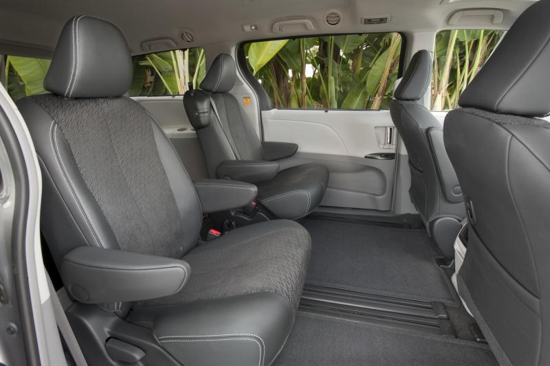 Toyota Sienna Se
