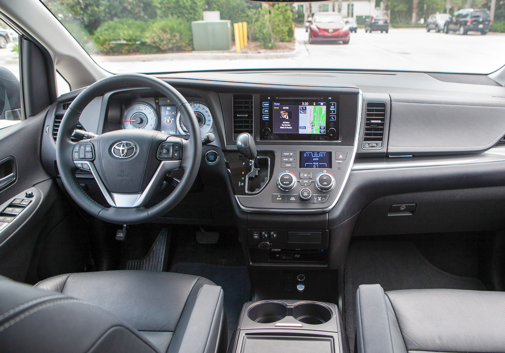 Toyota Sienna Van 2015