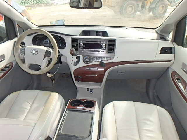 Toyota Sienna Xle 2012