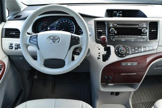 Toyota Sienna Xle 2013