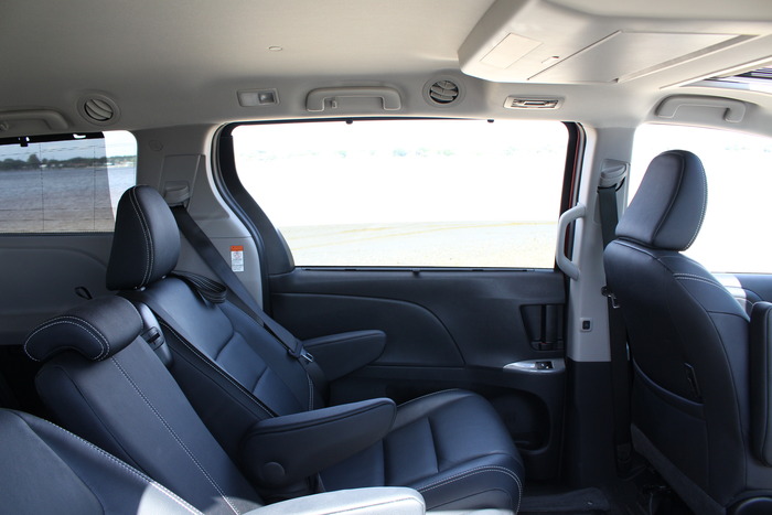 Toyota Sienna Xle Premium Package 2015