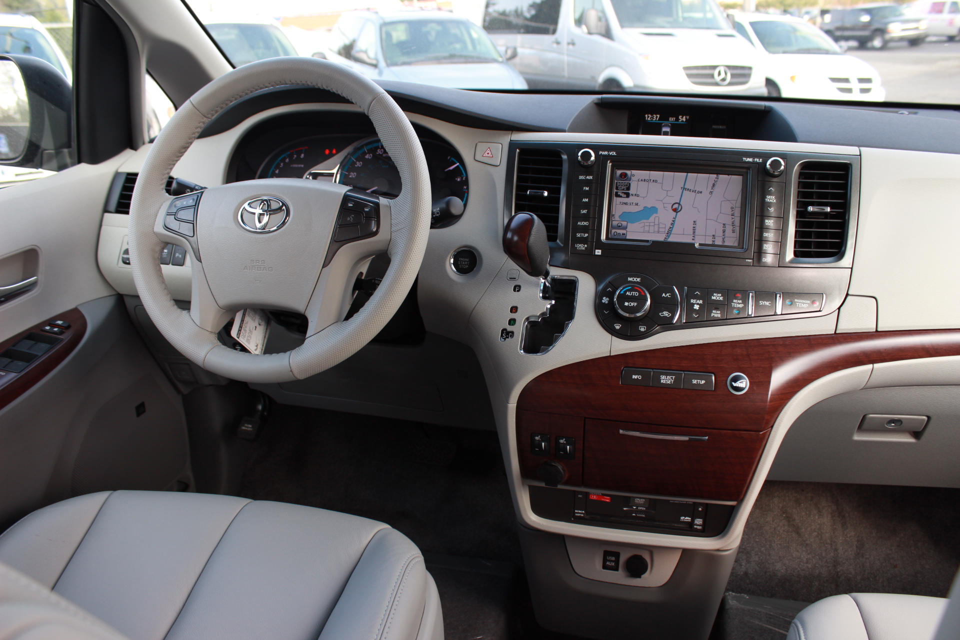 Toyota Sienna Xle Premium Package