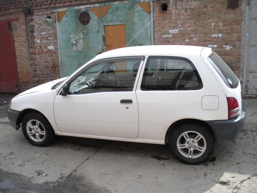 Toyota Starlet 1999