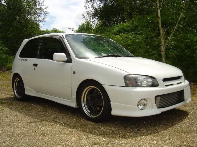 Toyota Starlet Glanza V