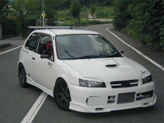 Toyota Starlet Glanza V
