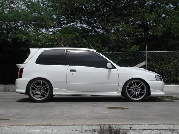 Toyota Starlet Glanza V Toyota Starlet Glanza V