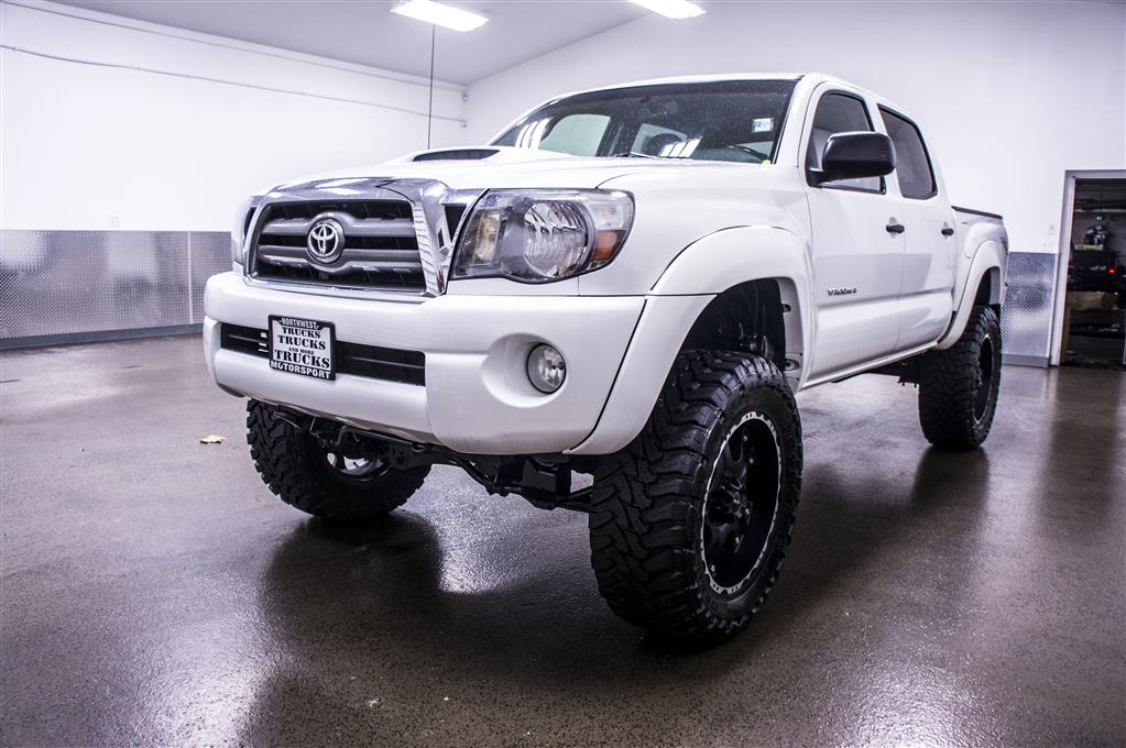 Toyota Tacoma 4x4 Lifted