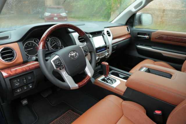 Toyota Tundra 2016