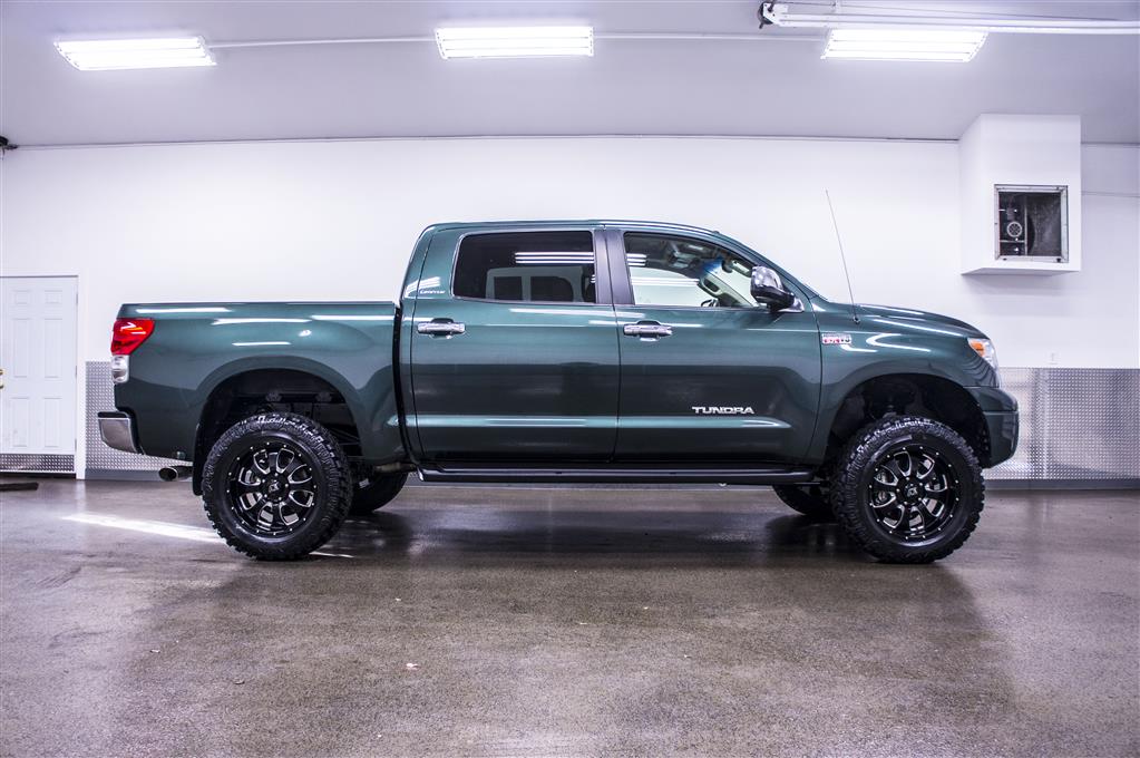 Toyota Tundra 4x4 Lifted