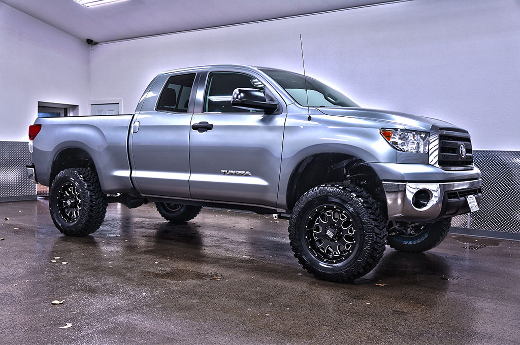 Toyota Tundra 4x4 Lifted