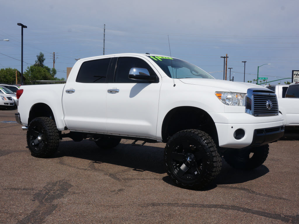 Toyota Tundra 4x4 Lifted
