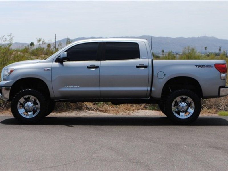 Toyota Tundra 4x4 Lifted