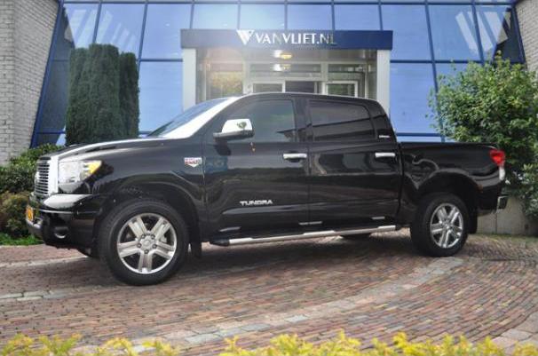 Toyota Tundra 5.7 V8