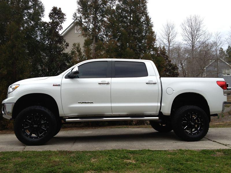 Toyota Tundra 5.7 V8