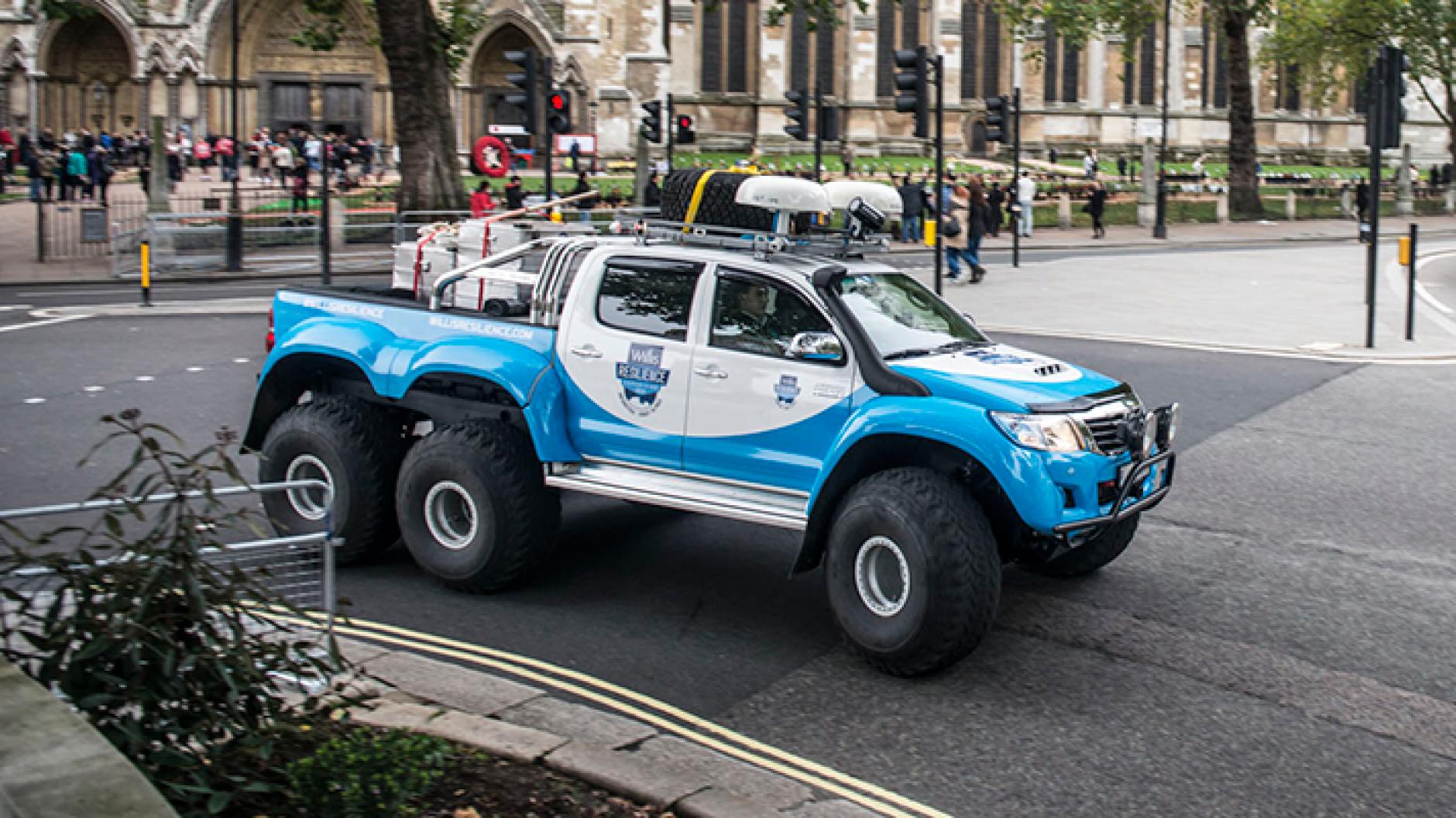 Toyota Tundra 6x6
