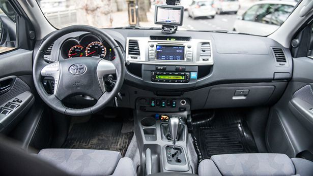Toyota Tundra 6x6