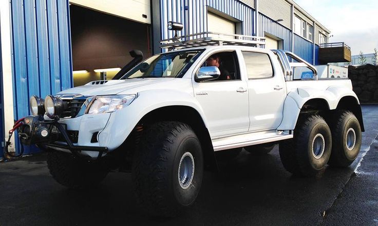 Toyota Tundra 6x6