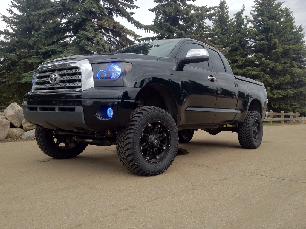 Toyota Tundra All Black