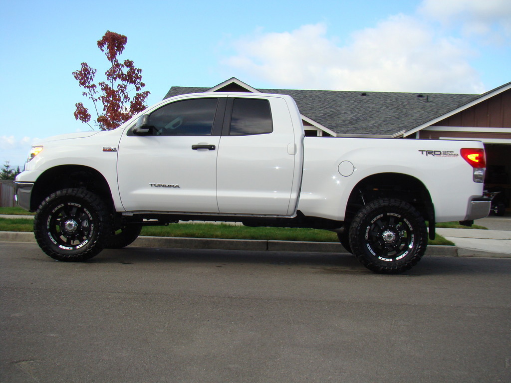 Toyota Tundra White