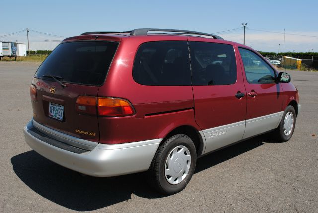 Toyota Van 2000