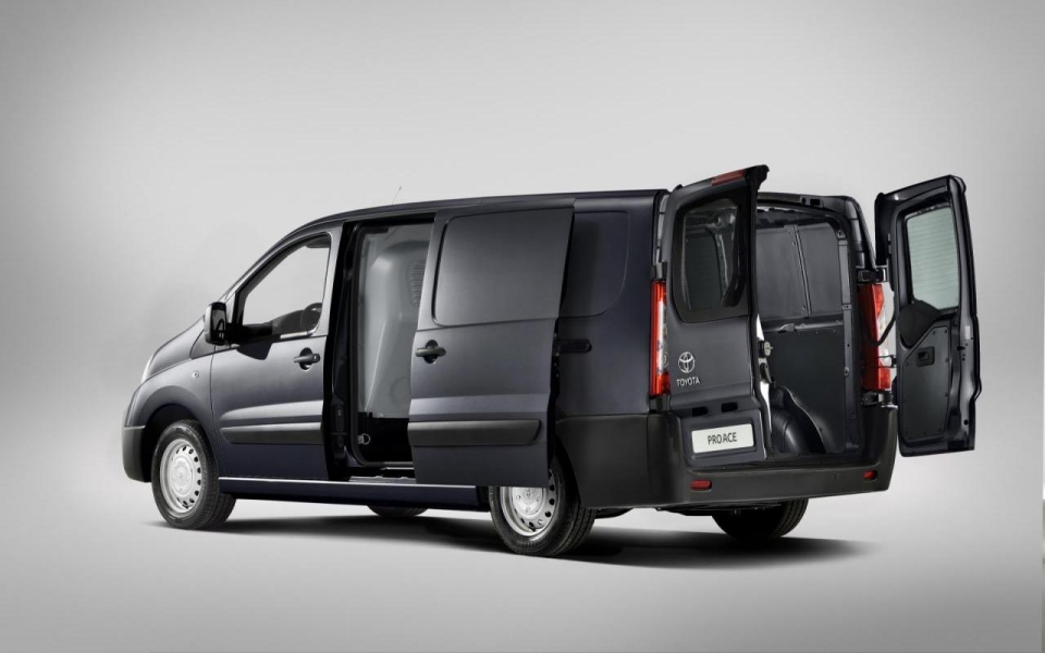 Toyota Van 2013 Toyota Van 2013