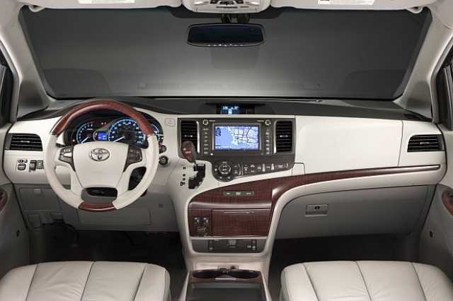 Toyota Van 2016