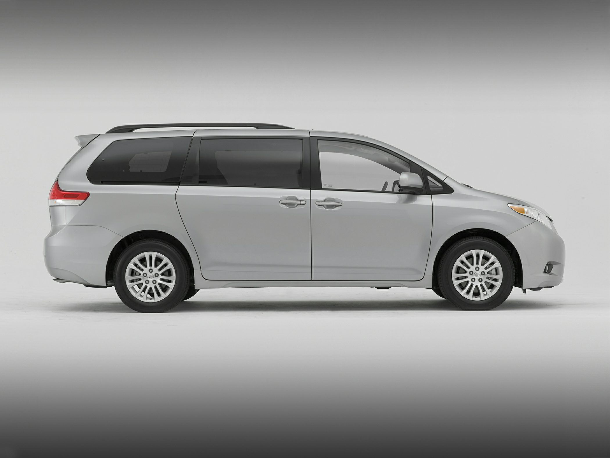 Toyota Van Awd