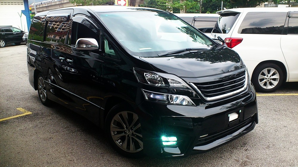 Toyota Vellfire 2013
