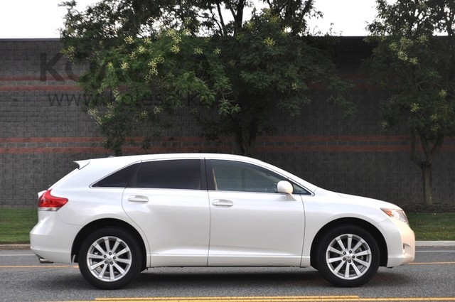 Toyota Venza White