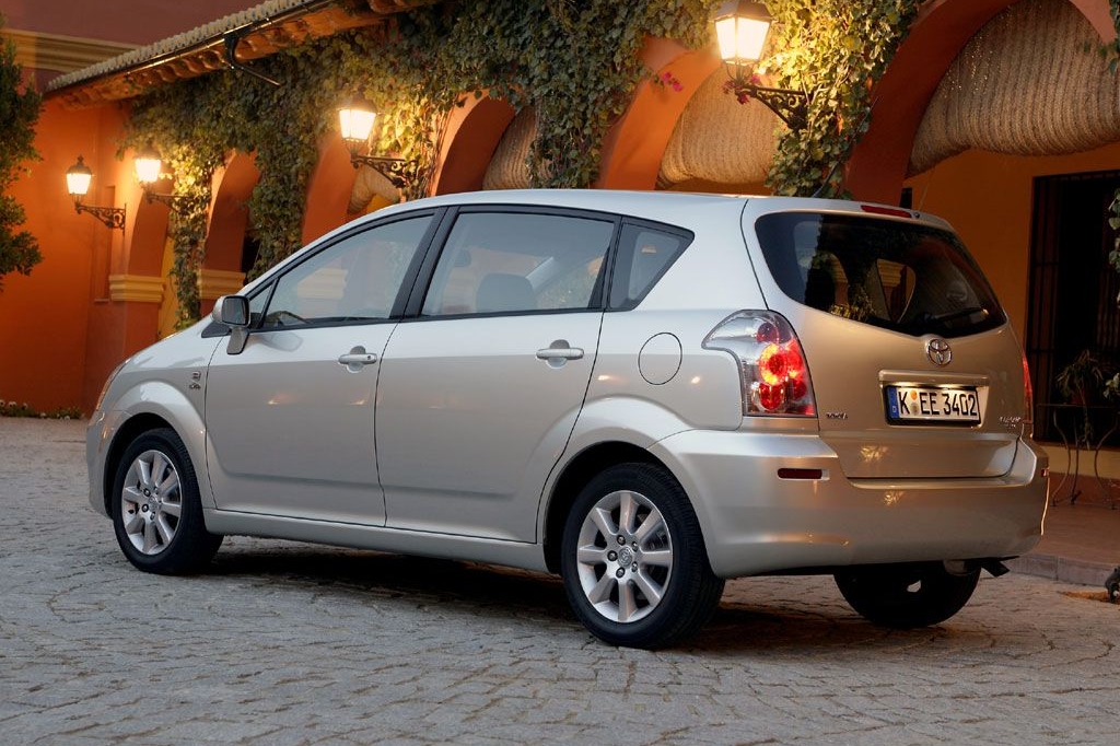 Toyota Verso 2004