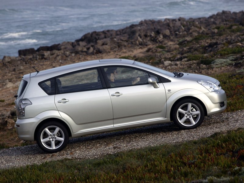 Toyota Verso 2004
