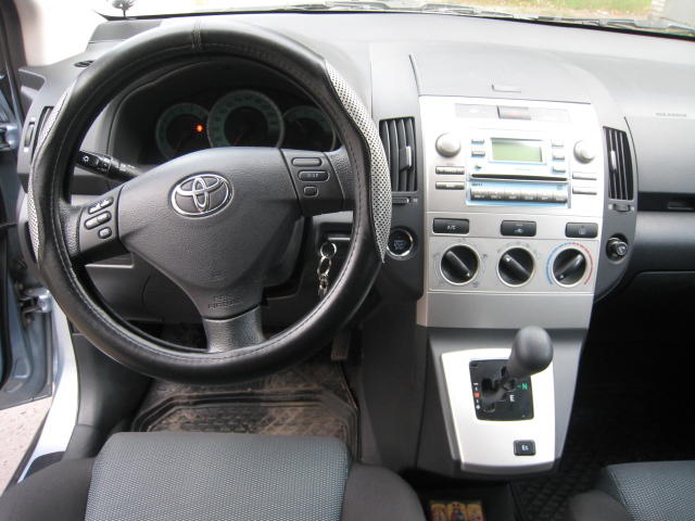 Toyota Verso 2005
