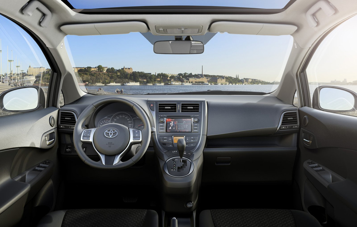 Toyota Verso 2006