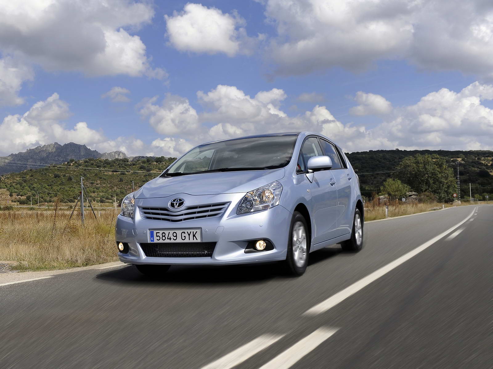 Toyota Verso 2011