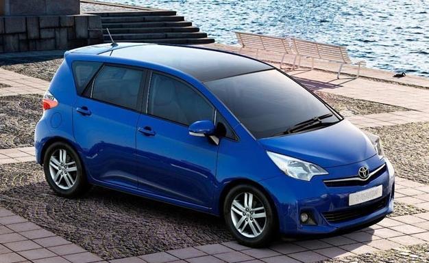 Toyota Verso Blue