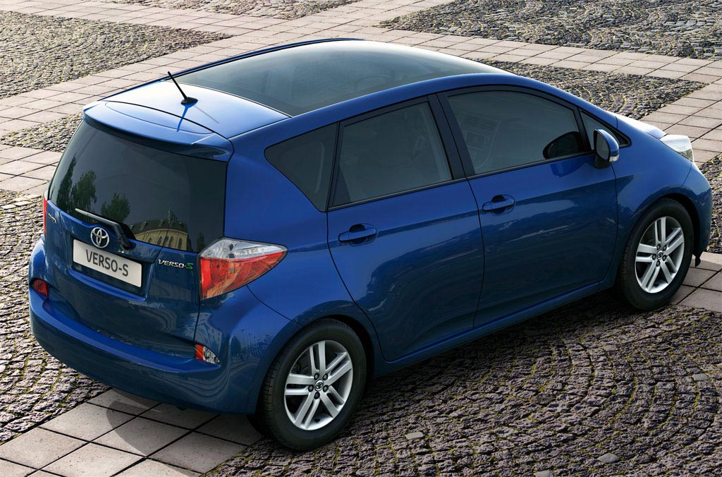 Toyota Verso Blue