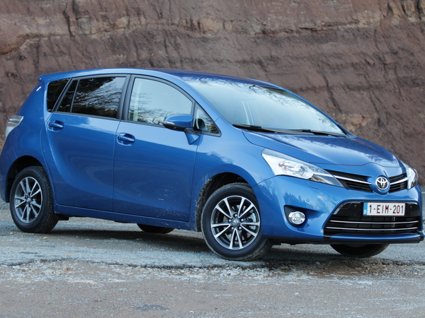 Toyota Verso Blue