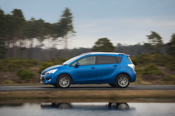 Toyota Verso Blue