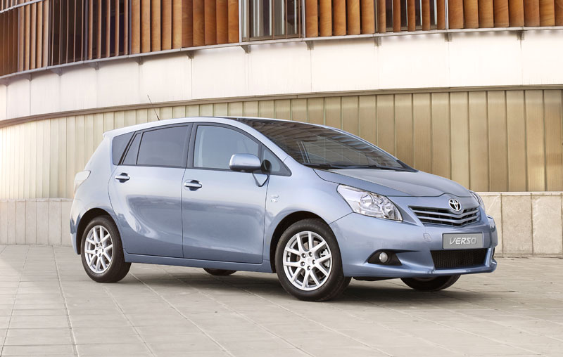 Toyota Verso Deep Titanium